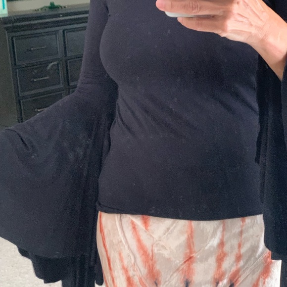 Free People- Black soft stretchy cotton fitted bodice with wing sleeves - Picture 2 of 4